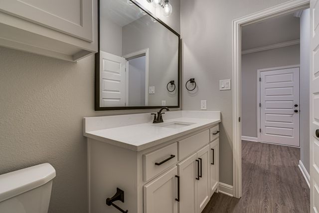 8247 Heritage Glen Drive, Red Oak, TX 75154