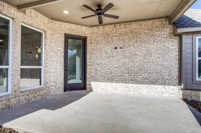 8247 Heritage Glen Drive, Red Oak, TX 75154