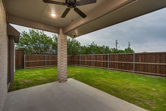 8247 Heritage Glen Drive, Red Oak, TX 75154