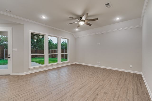 8247 Heritage Glen Drive, Red Oak, TX 75154
