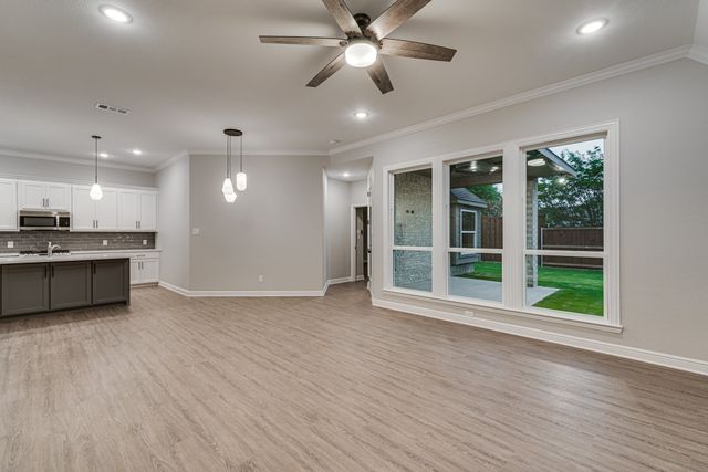 8247 Heritage Glen Drive, Red Oak, TX 75154