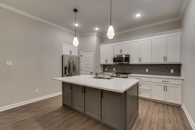8247 Heritage Glen Drive, Red Oak, TX 75154