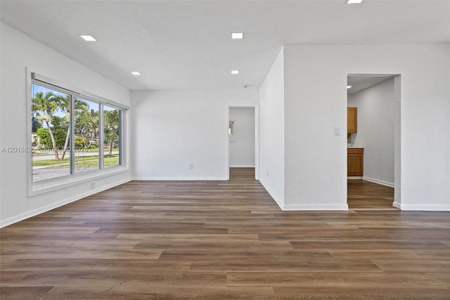 2741 NW 172nd Ter, Miami Gardens, FL 33056