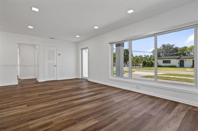 2741 NW 172nd Ter, Miami Gardens, FL 33056