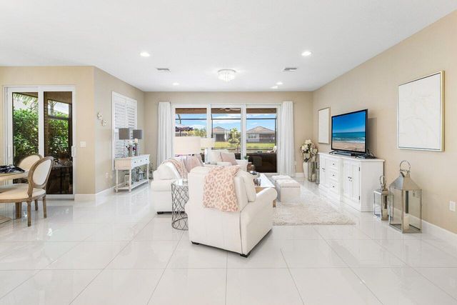 11909 SW Coral Cove Parkway, Port St Lucie, FL 34987