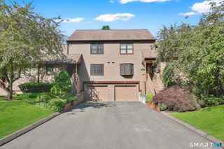 40 Overlook Drive 40, Monroe, CT 06468