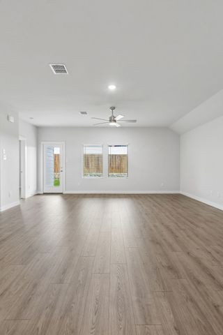 484 Hocking Hills Drive, Waxahachie, TX 75165