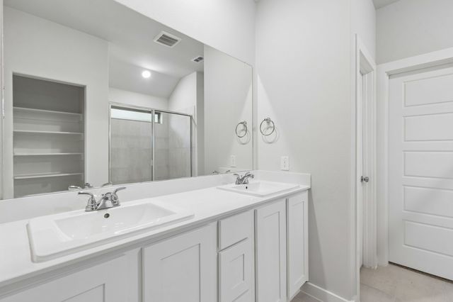 484 Hocking Hills Drive, Waxahachie, TX 75165