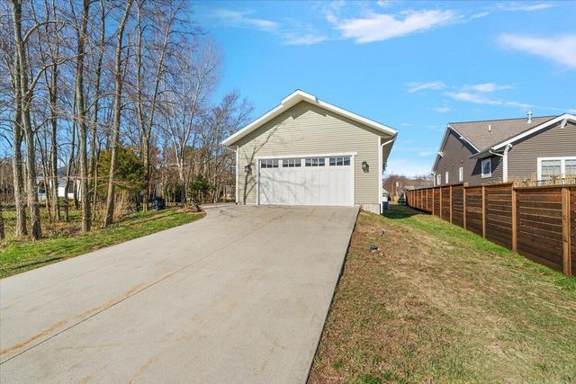 35 N Ferry Street, Douglas, MI 49406