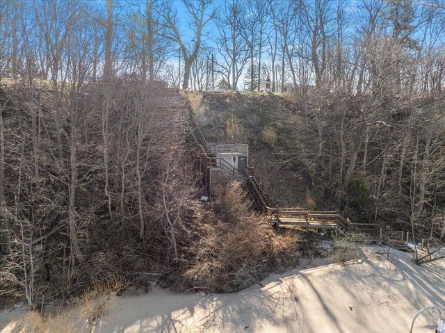 35 N Ferry Street, Douglas, MI 49406