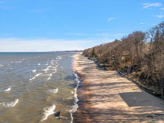 35 N Ferry Street, Douglas, MI 49406