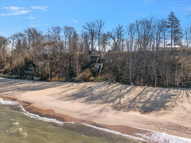 35 N Ferry Street, Douglas, MI 49406