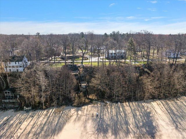 35 N Ferry Street, Douglas, MI 49406