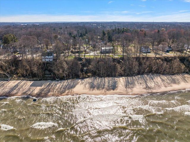 35 N Ferry Street, Douglas, MI 49406