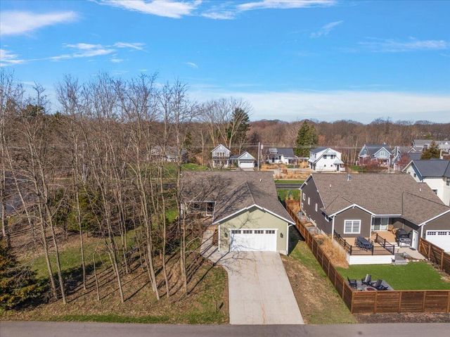 35 N Ferry Street, Douglas, MI 49406