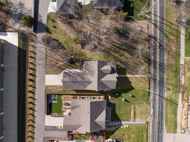 35 N Ferry Street, Douglas, MI 49406