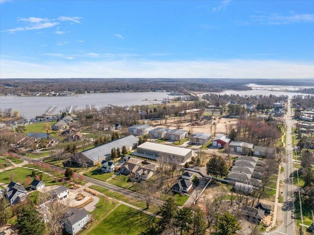 35 N Ferry Street, Douglas, MI 49406