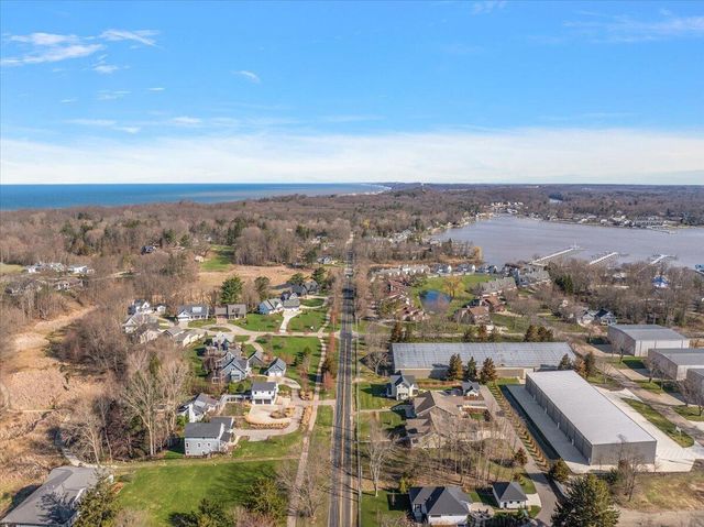 35 N Ferry Street, Douglas, MI 49406