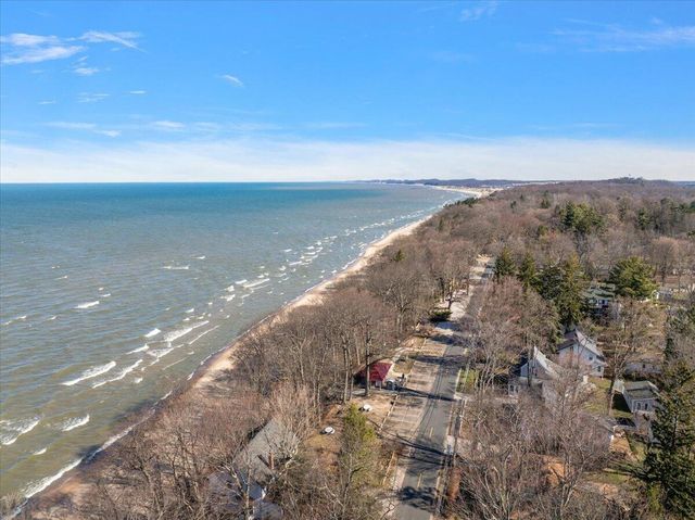 35 N Ferry Street, Douglas, MI 49406