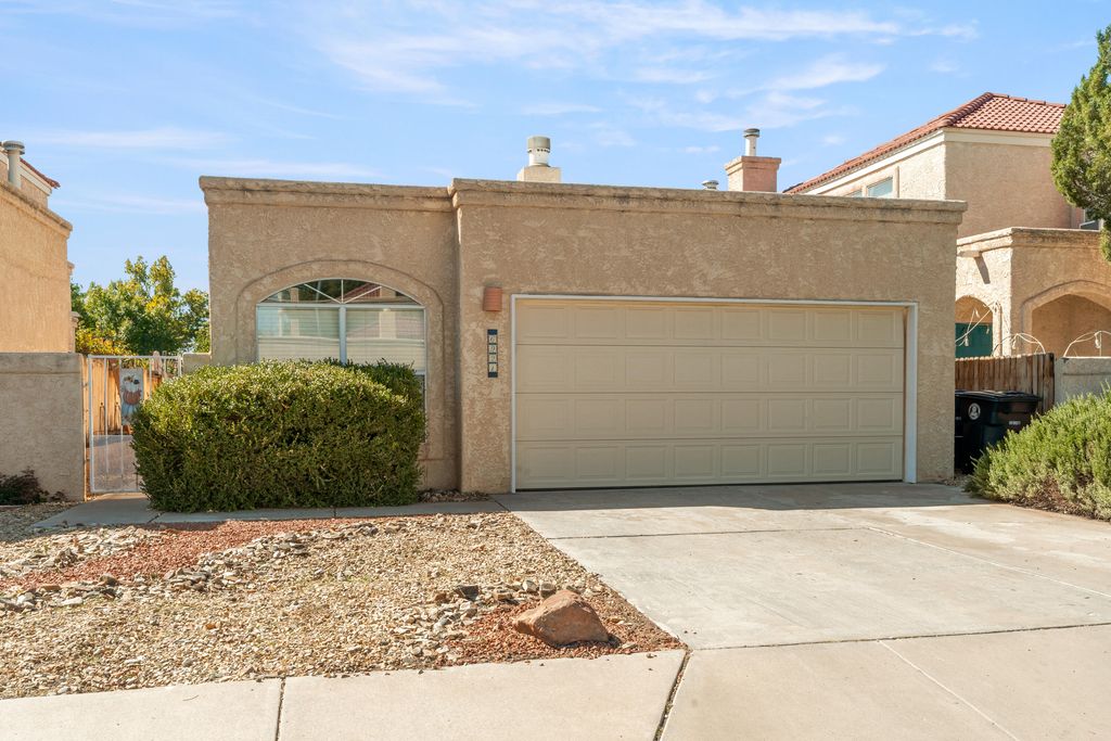 6921 El Cajon Court NW, Albuquerque, NM 87120