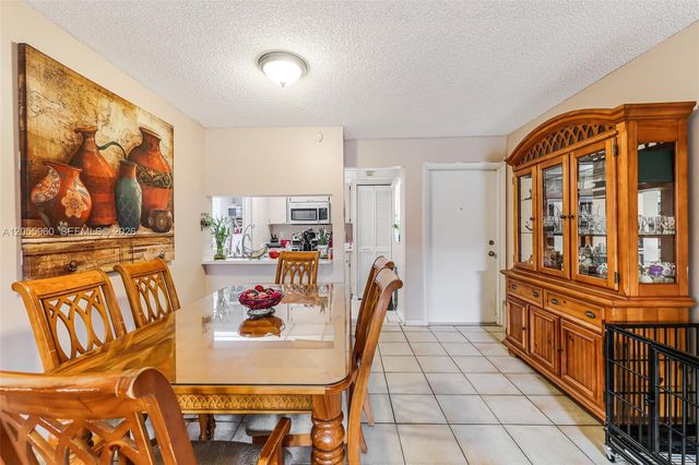 9732 Hammocks Boulevard 20317, Miami, FL 33196