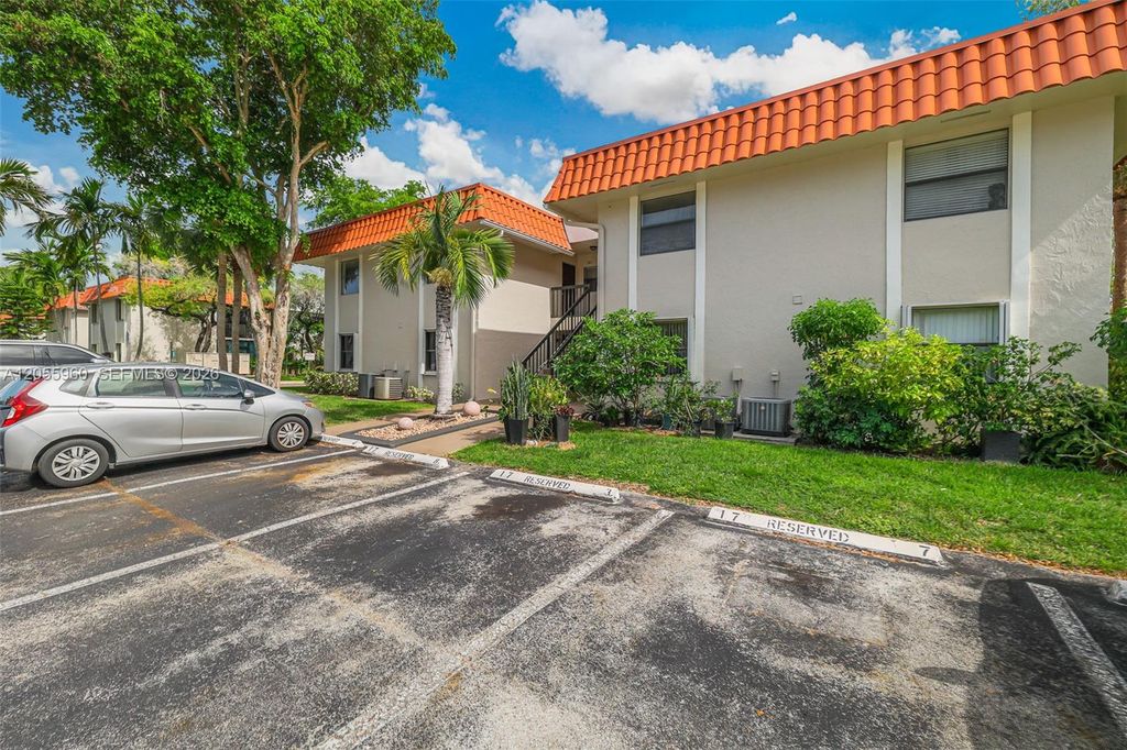 9732 Hammocks Boulevard 20317, Miami, FL 33196