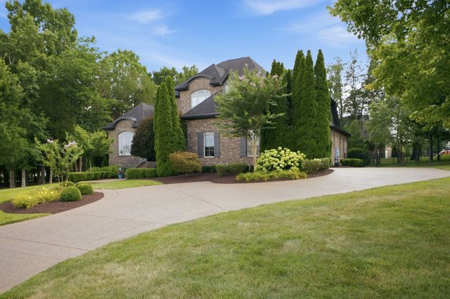 1807 Eaves Ct, Nolensville, TN 37135
