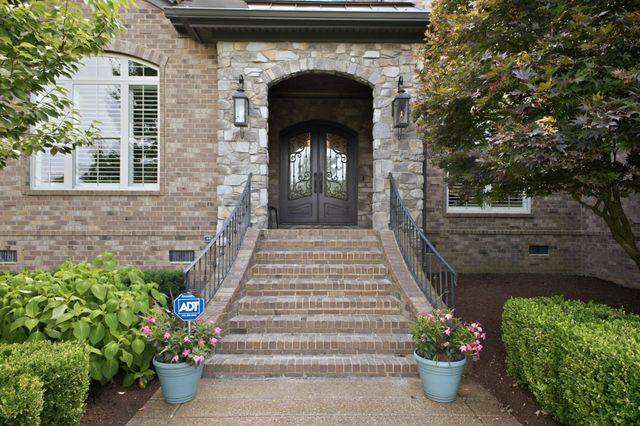 1807 Eaves Ct, Nolensville, TN 37135