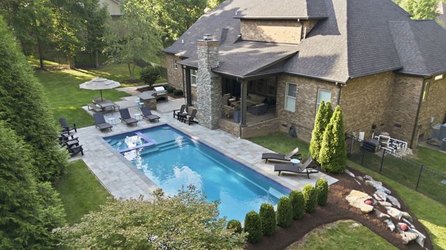 1807 Eaves Ct, Nolensville, TN 37135