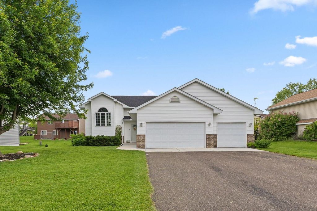104 Bison Court, Buffalo, MN 55313