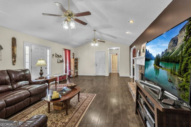 195 Vincent Court, Dallas, GA 30157