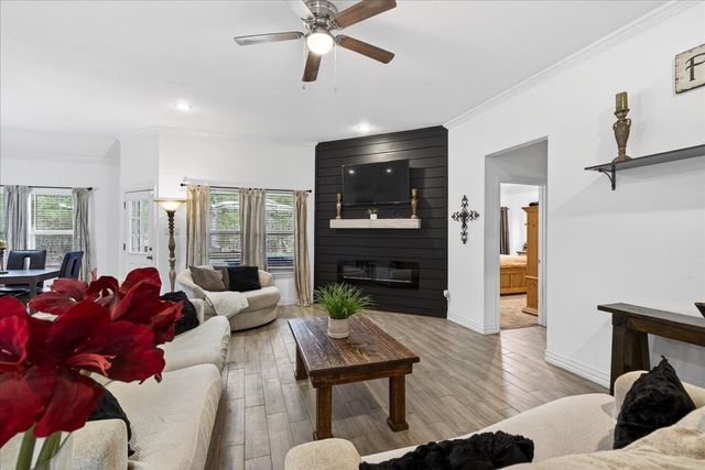 125 Parkside Drive, Trinidad, TX 75163