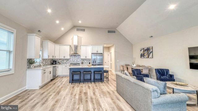 143 E PINE AVE, Wildwood, NJ 08260