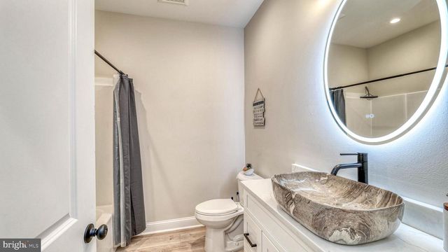 143 E PINE AVE, Wildwood, NJ 08260