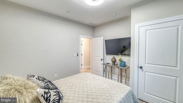 143 E PINE AVE, Wildwood, NJ 08260