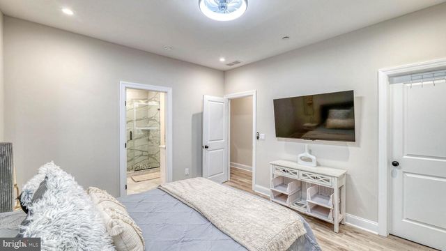 143 E PINE AVE, Wildwood, NJ 08260