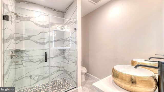 143 E PINE AVE, Wildwood, NJ 08260