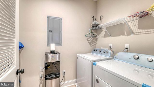 143 E PINE AVE, Wildwood, NJ 08260