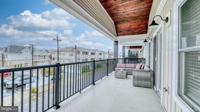 143 E PINE AVE, Wildwood, NJ 08260