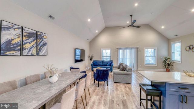 143 E PINE AVE, Wildwood, NJ 08260