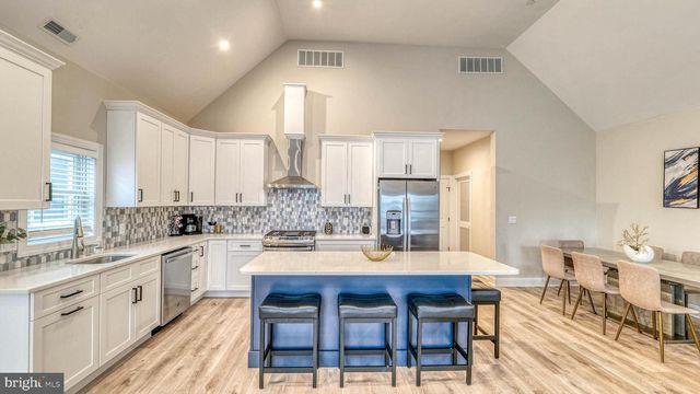 143 E PINE AVE, Wildwood, NJ 08260