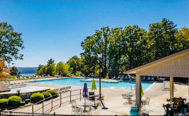 601 Dave Creek Pkwy Appt 81, Fairfield Bay, AR 72088