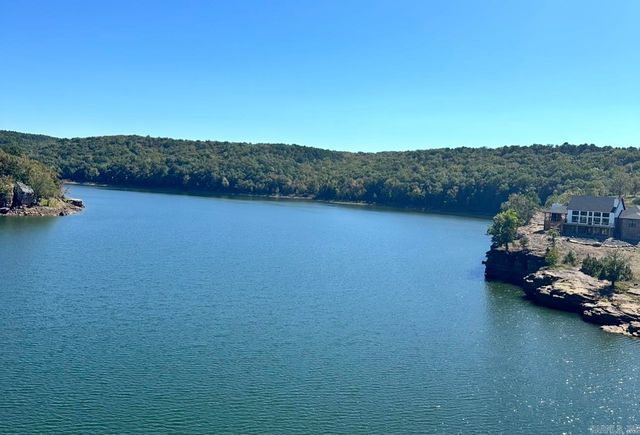 601 Dave Creek Pkwy Appt 81, Fairfield Bay, AR 72088