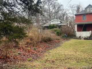 7392 Arlington Drive, St Louis, MO 63117