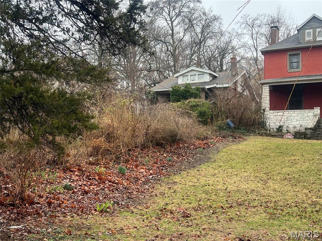 7392 Arlington Drive, St Louis, MO 63117