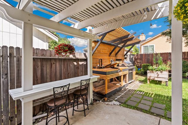 3735 Willow Bend Pl, Antelope, CA 95843