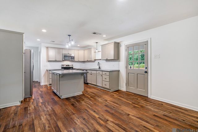 45316 Gold Place Rd, St Amant, LA 70774