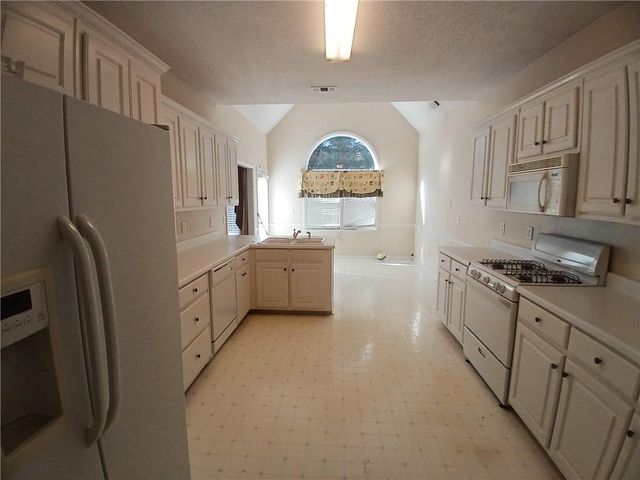 945 Common Oak Place, Lawrenceville, GA 30045