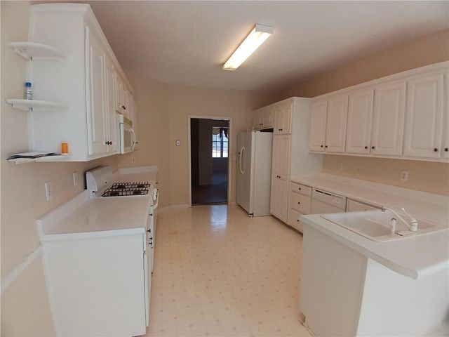 945 Common Oak Place, Lawrenceville, GA 30045