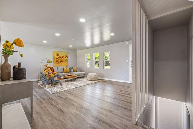 1301 Wright Ave, Richland, WA 99354